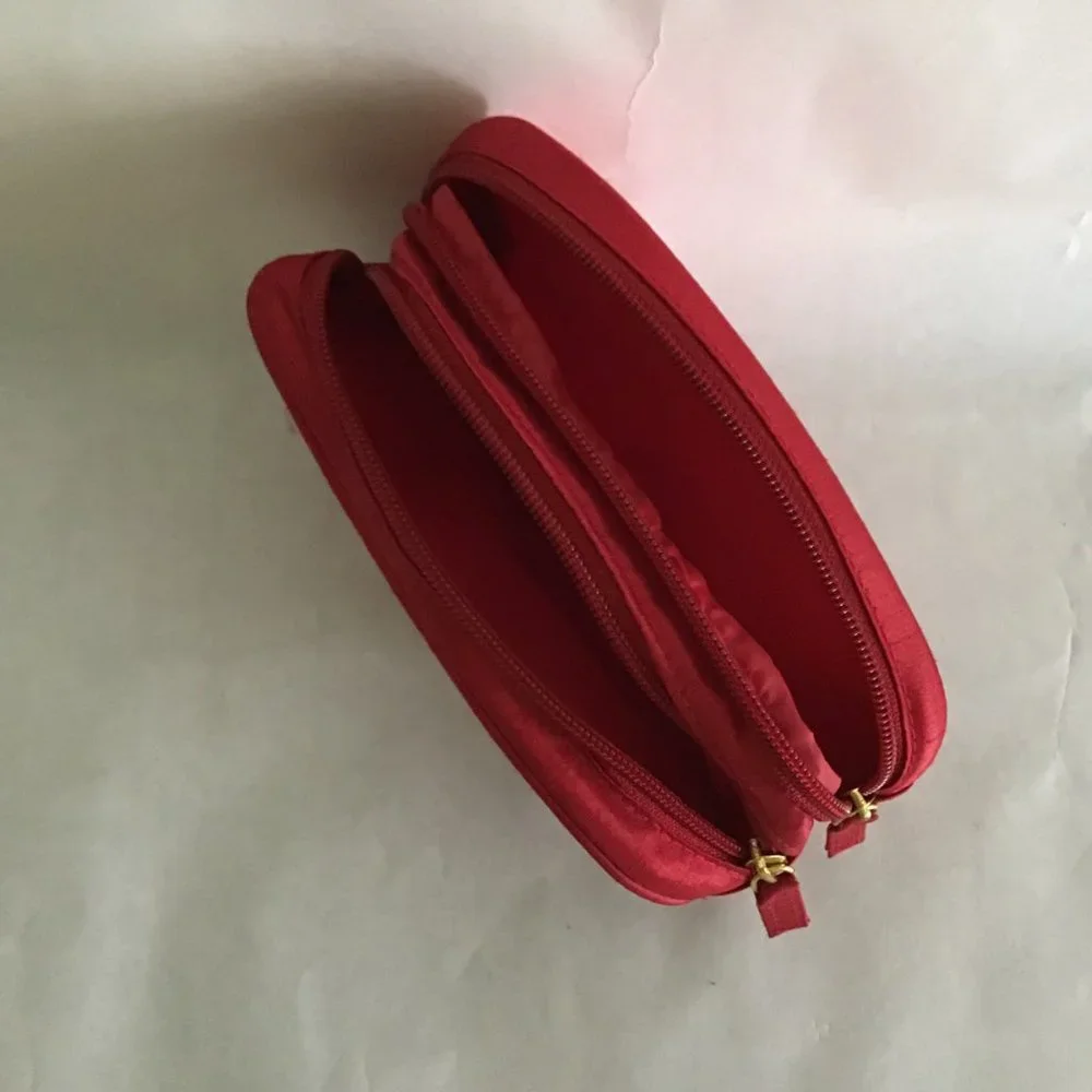 Shiseido red make up bag, travel bag - Picture 3 of 4